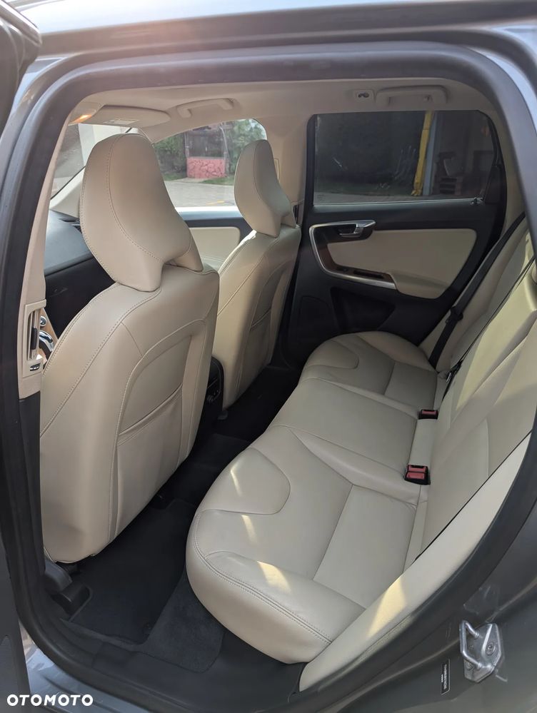 Volvo XC 60 T6 AWD Geartronic Inscription - 6