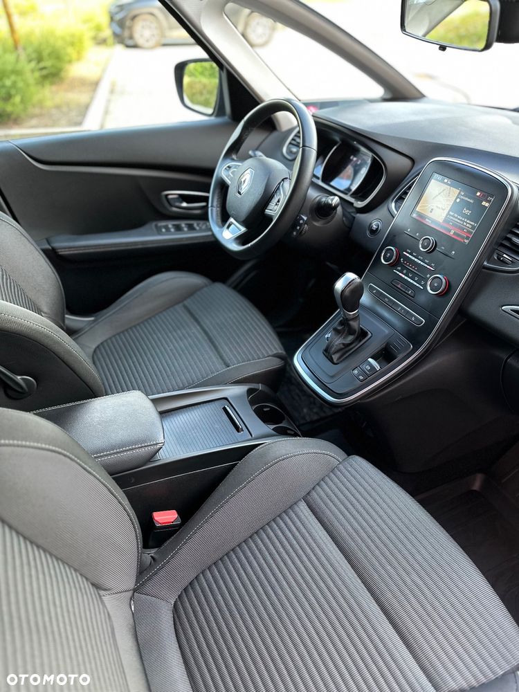 Renault Grand Scenic - 33