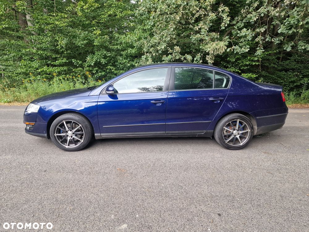 Volkswagen Passat - 2