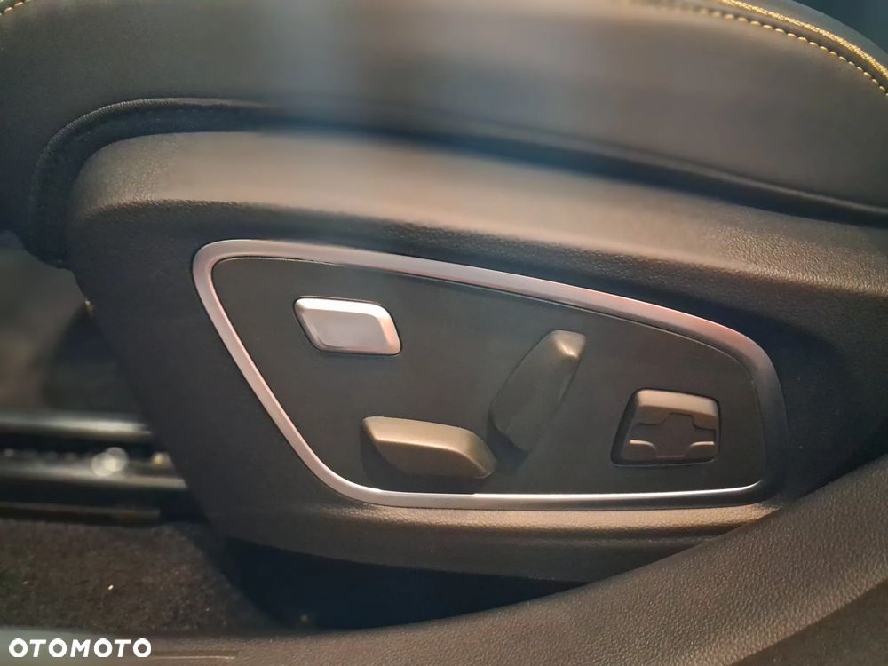 Renault Austral 1.3 TCe mHEV Iconic - 8