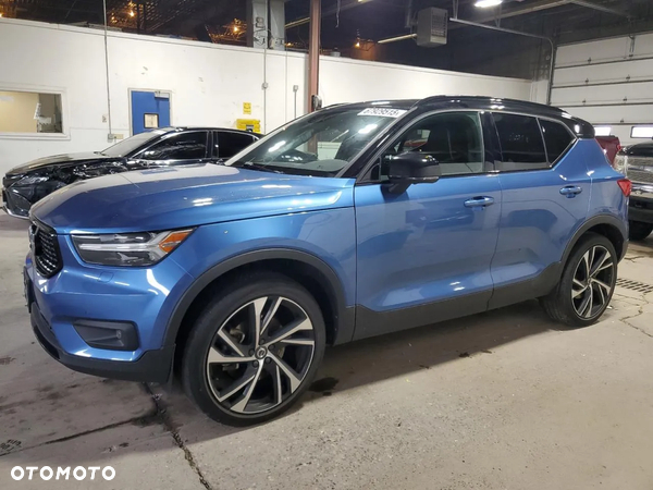Volvo XC 40 T5 AWD R-Design