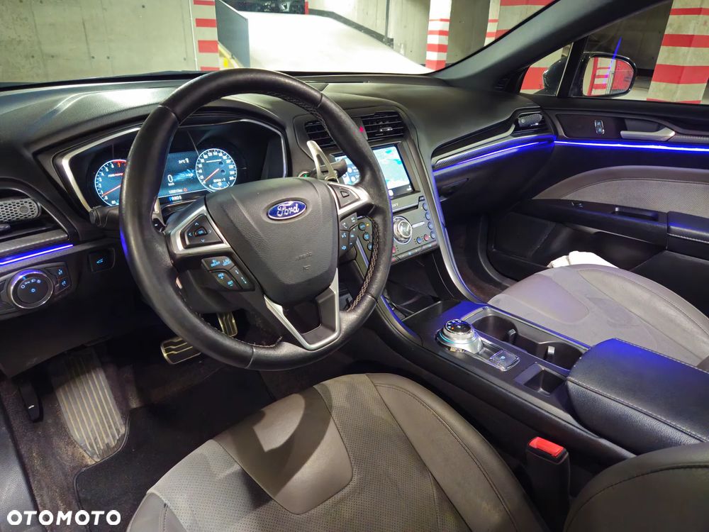 Ford Fusion - 10