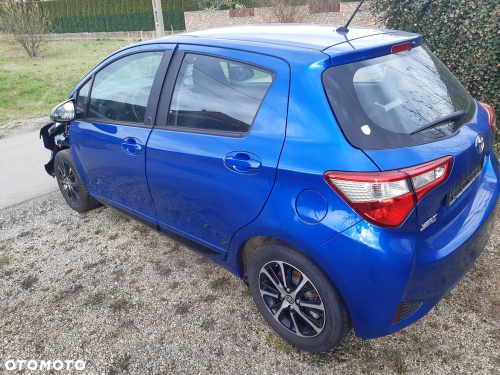 Toyota Yaris Hybrid 100 Premium - 4