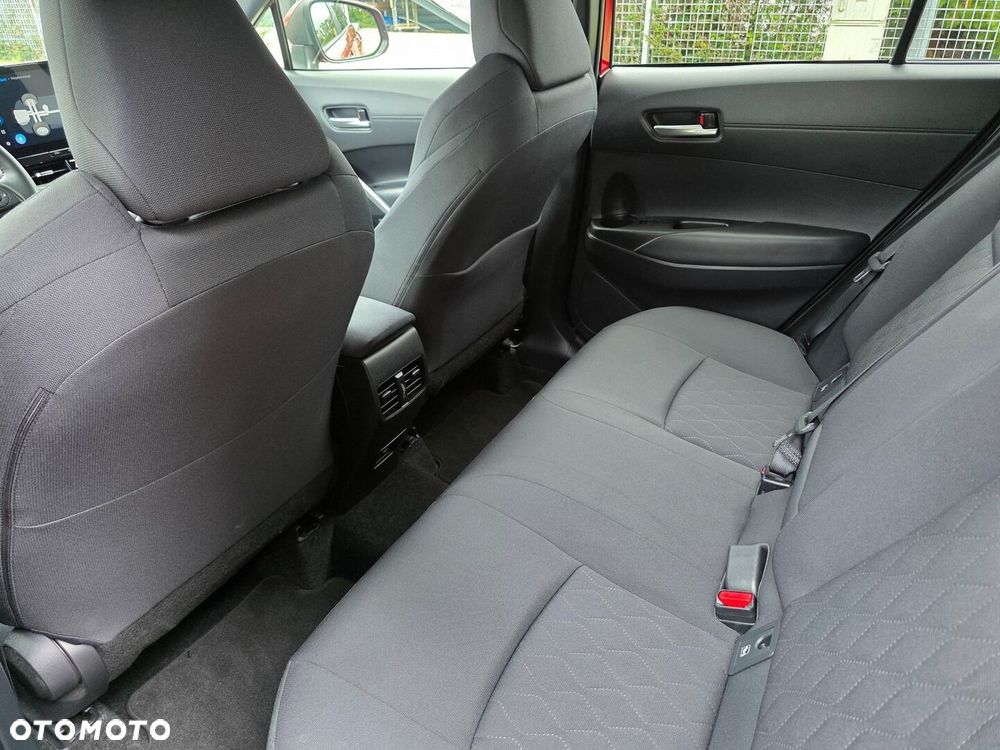 Toyota Corolla Cross - 30