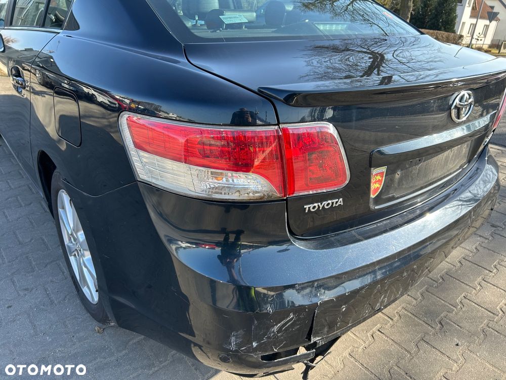 Toyota Avensis - 32