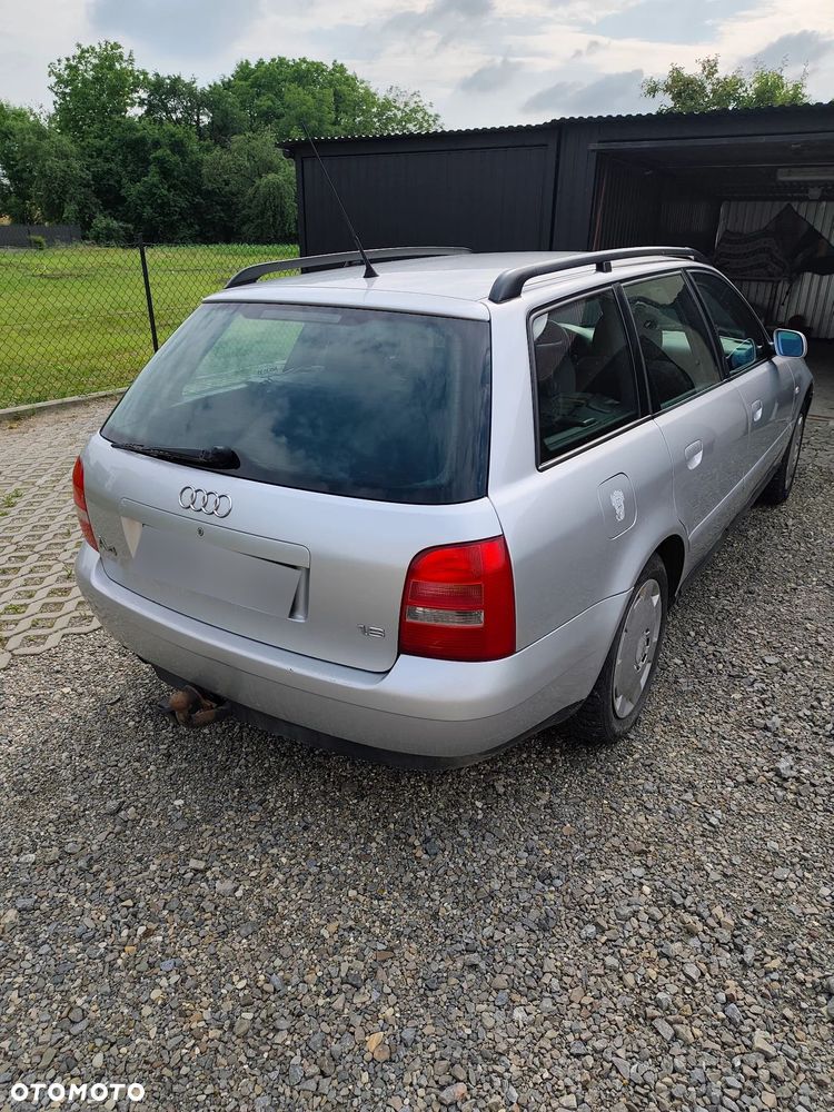 Audi A4 Avant - 4