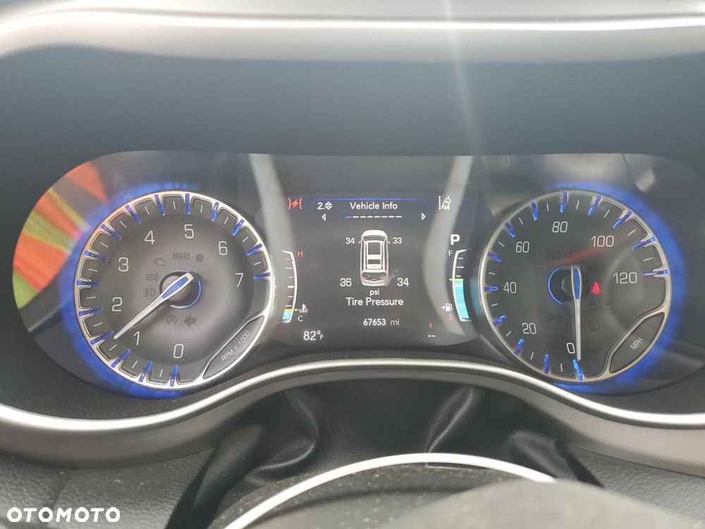 Chrysler Pacifica - 9