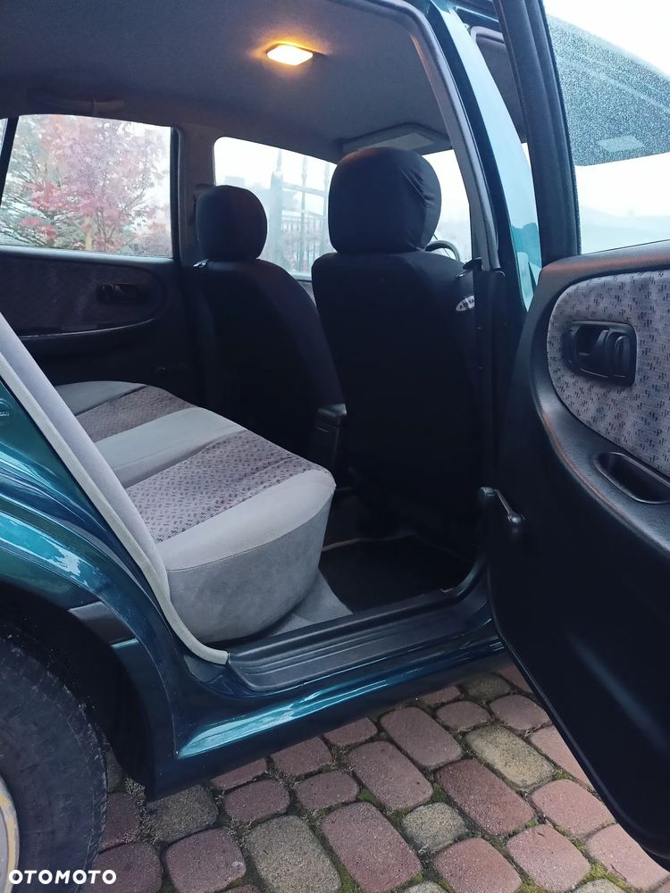 Nissan Primera - 27