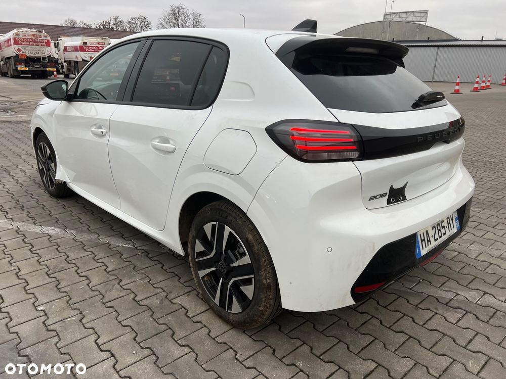 Peugeot 208 Benzin 100 Allure - 4