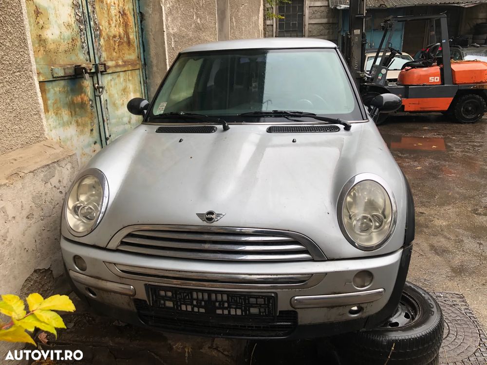 Dezmembrez Mini One,Mini Cooper gri argintiu benzina 2005 - 6