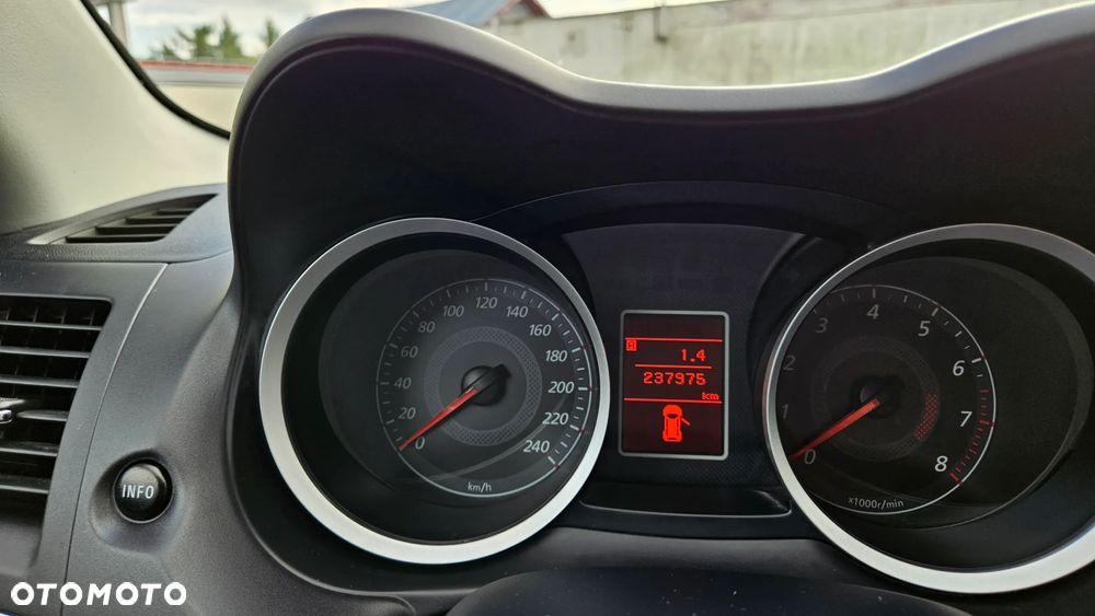 Mitsubishi Lancer 1.8 Intense - 21