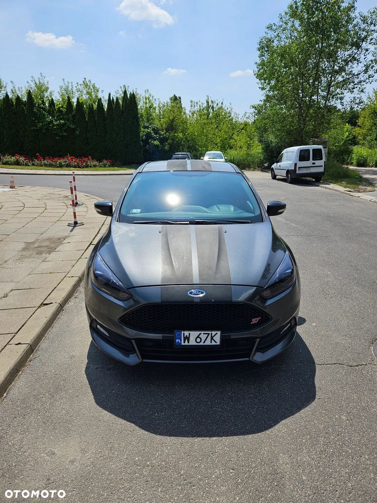 Ford Focus 2.0 EcoBoost ST-2 - 9