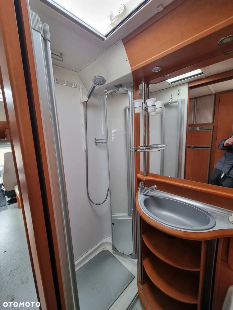 Mercedes-Benz 316 - 20