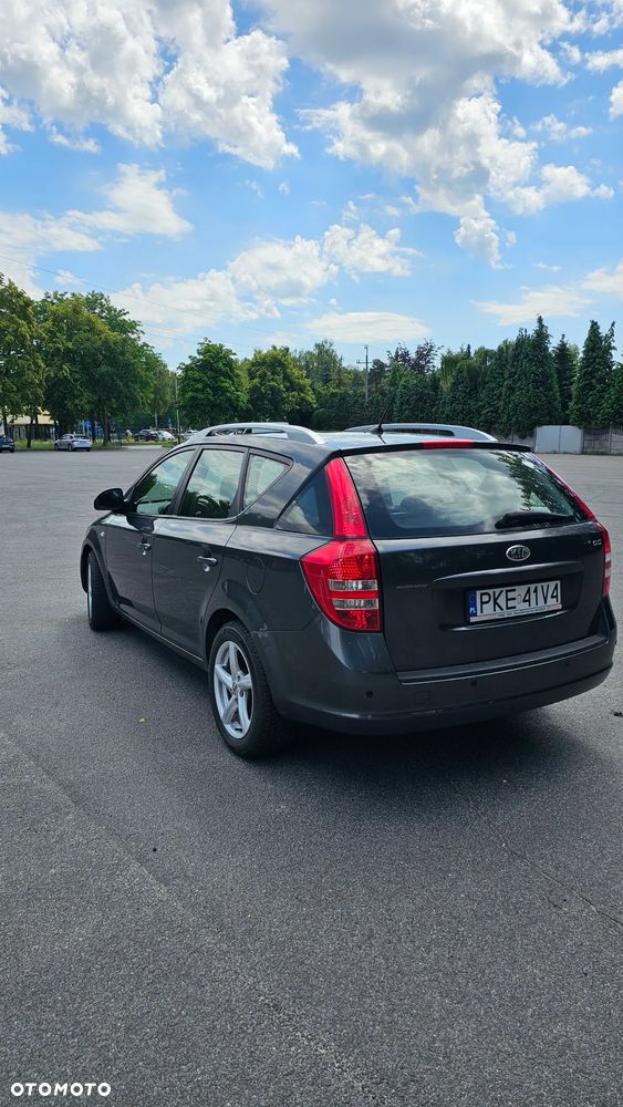 Kia Ceed 1.6 Crdi Comfort + - 4