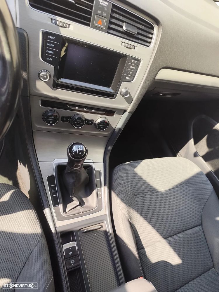 VW Golf Variant 1.6 TDi Confortline - 4