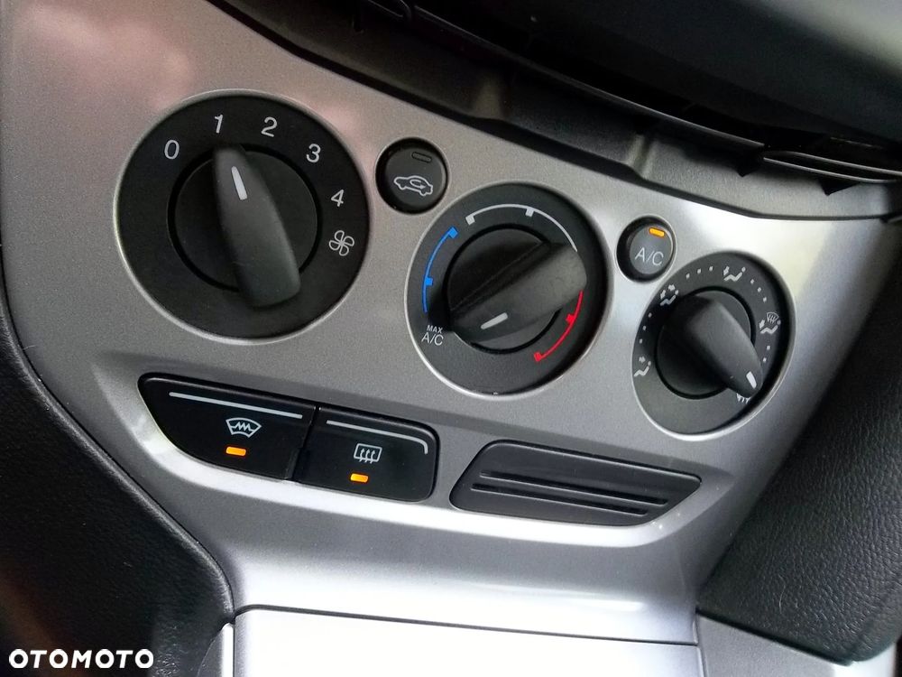 Ford Focus 1.6 Gold X (Edition) - 16