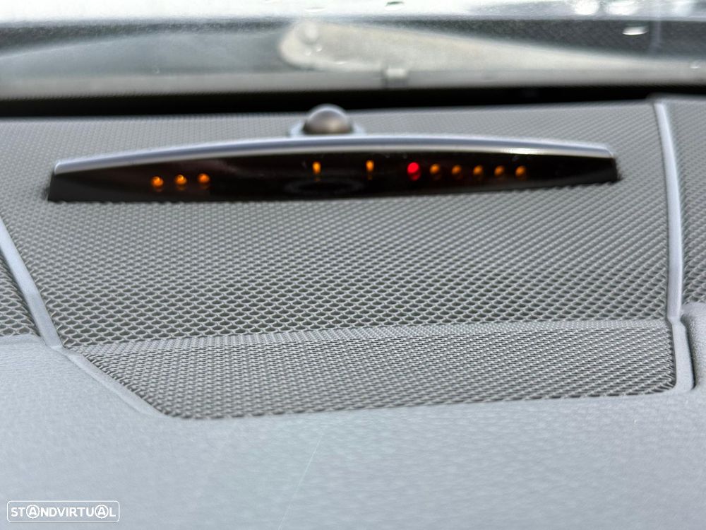 Mercedes-Benz E 350 BlueTEC Avantgarde 4-Matic - 44