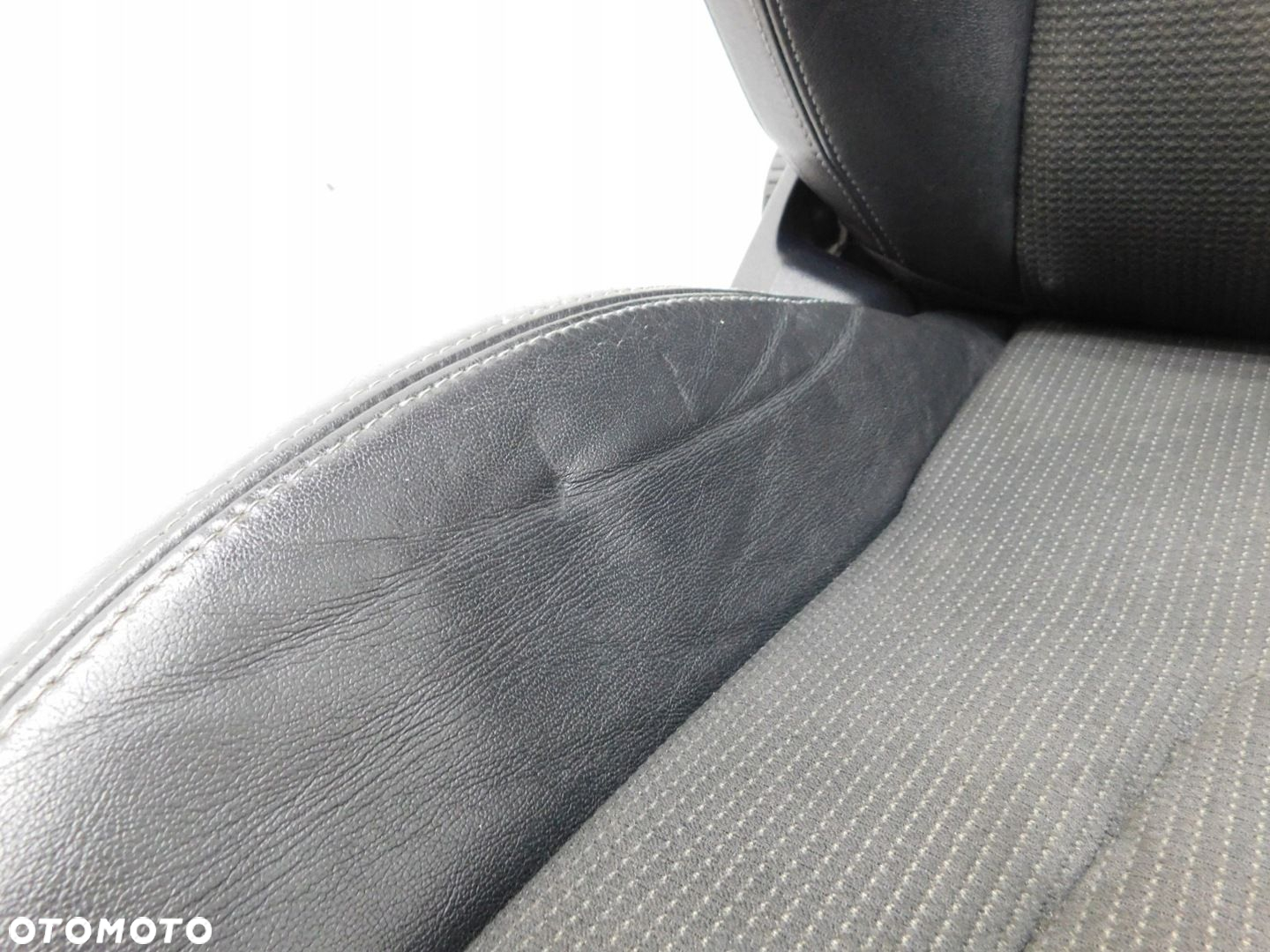 FOTELE SKÓRZANE S-LINE kpl - AUDI TT 8J 06-14 EU - 13