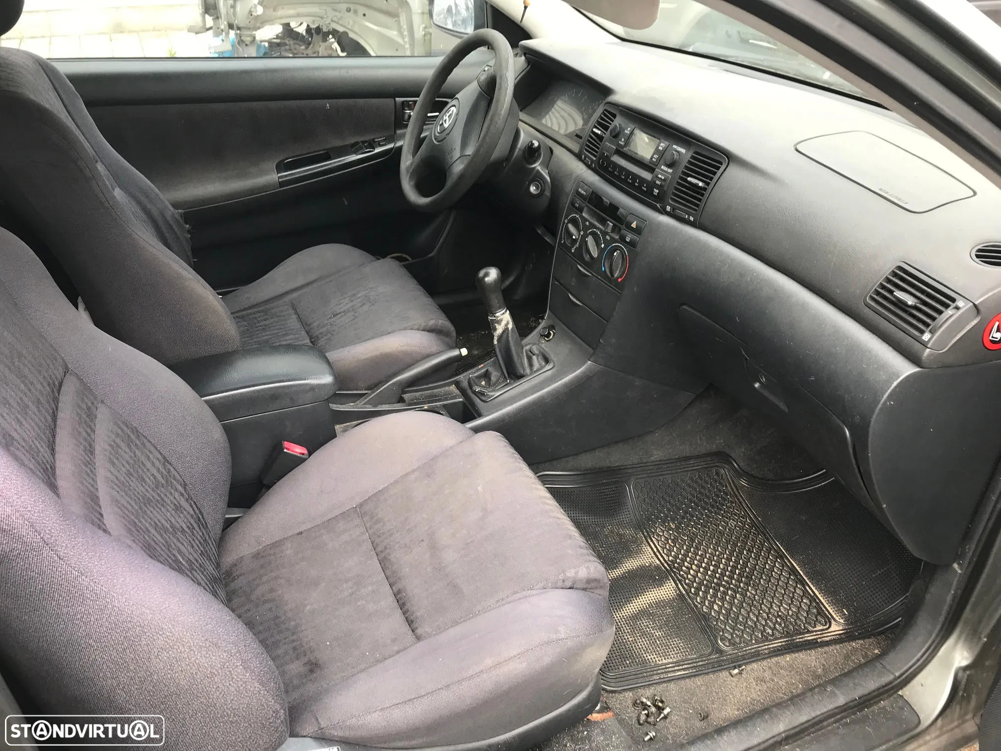 Toyota Corolla 2.0 D-4D Van 2002 - Para Peças - 8