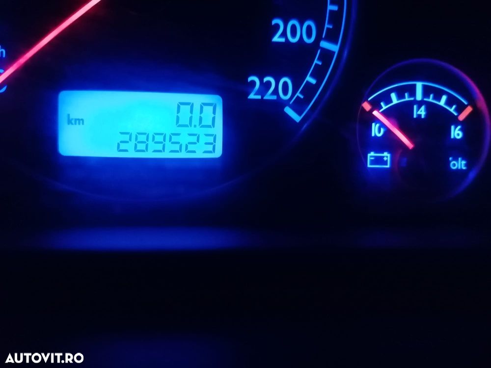Volkswagen Multivan - 11