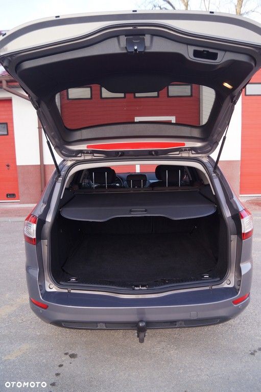 Ford Mondeo - 33