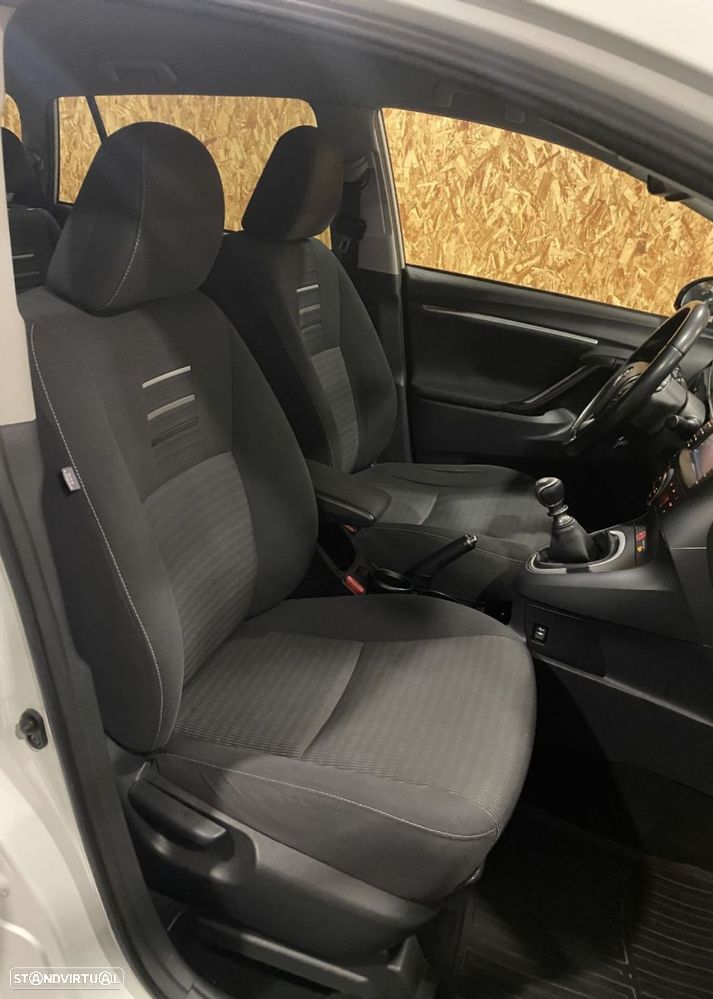 Toyota Verso 1.6 D-4D Exclusive - 24