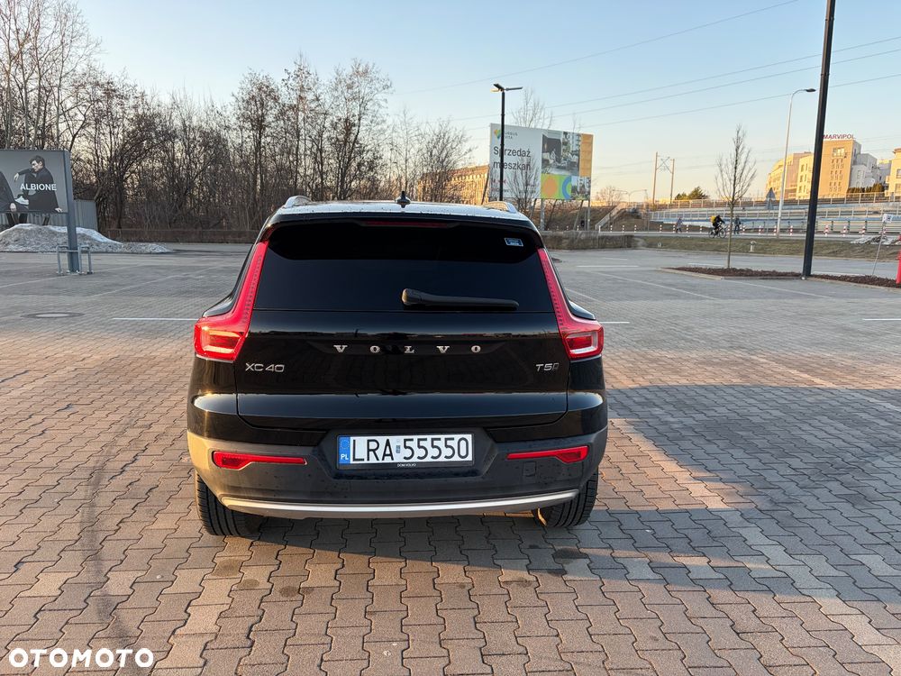 Volvo XC 40 T5 AWD Momentum - 4