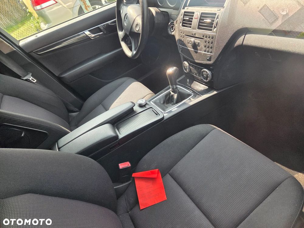 Mercedes-Benz Klasa C 200 CDI DPF (BlueEFFICIENCY) Avantgarde - 5