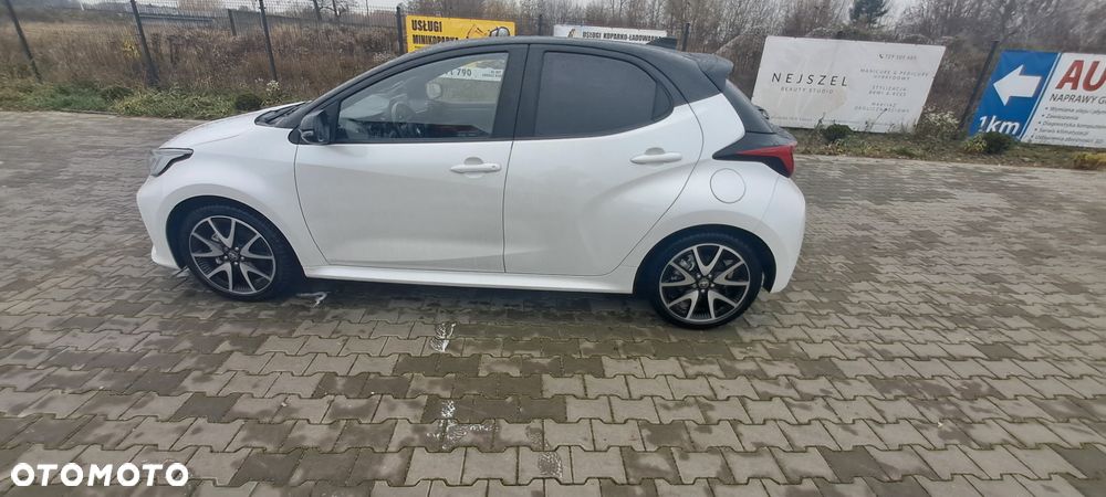 Toyota Yaris Hybrid 1.5 Selection Style - 9