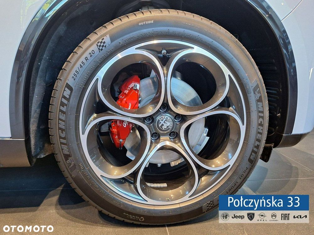 Alfa Romeo Stelvio - 19