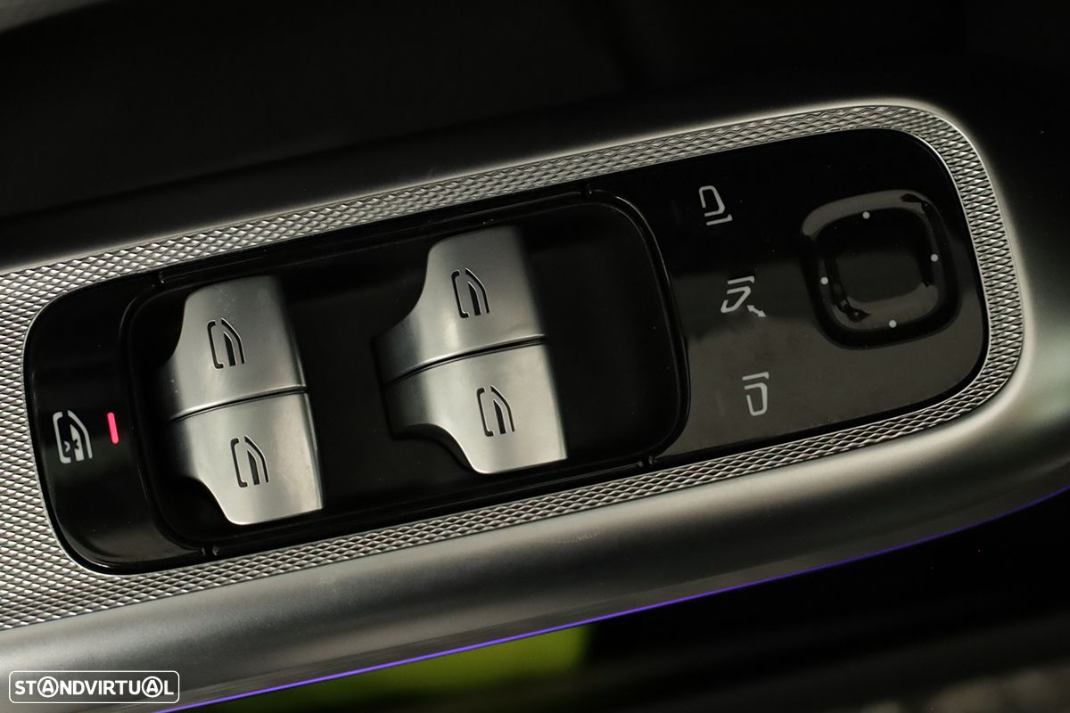 Mercedes-Benz E 300 Standard - 22