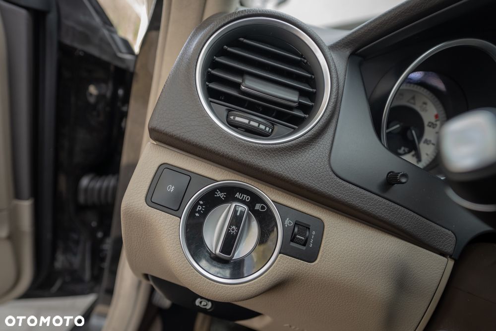 Mercedes-Benz Klasa C 220 d 9G-TRONIC - 28