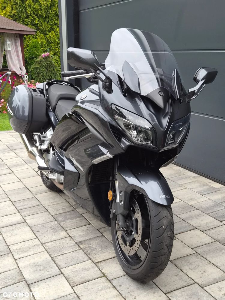 Yamaha FJR - 2