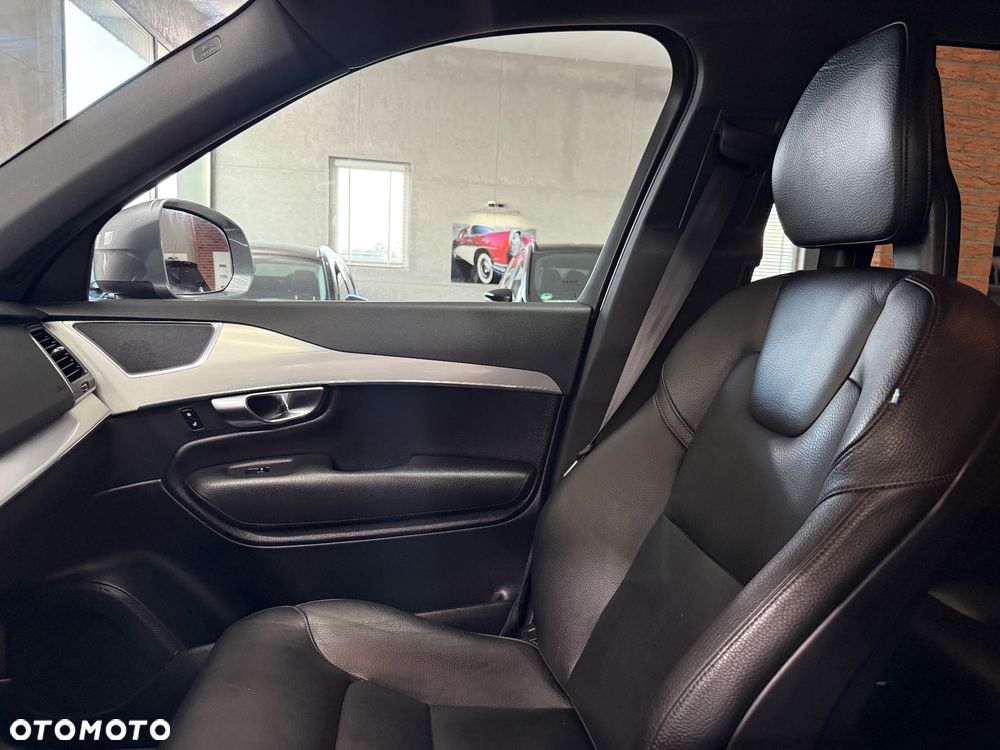 Volvo XC 90 D5 AWD Geartronic Momentum - 31