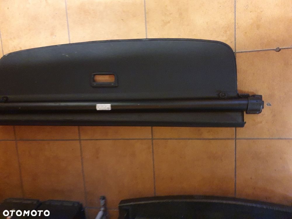 ROLETA BAGAŻNIKA VW GOLF VI 6 - 5