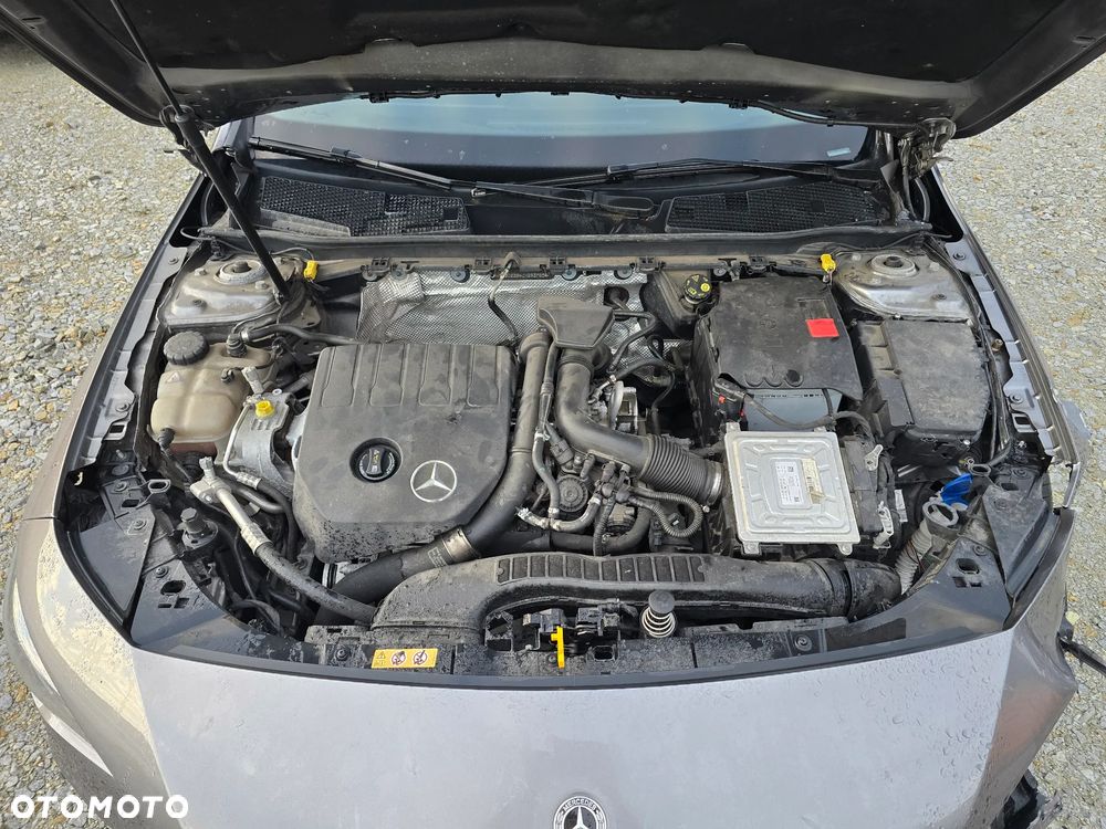 Mercedes-Benz CLA 180 7G-DCT AMG Line - 16