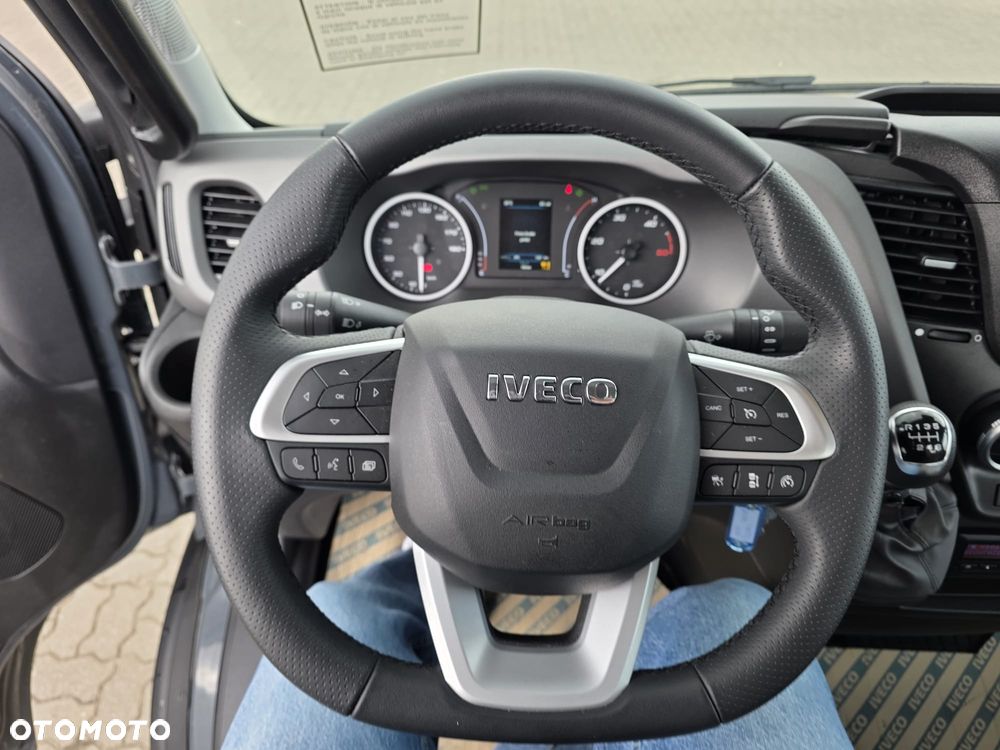Iveco 70C18 Hds Żuraw Skrzynia Demo Pokazowy Jak Nowy !!! dmc 7200 - 18