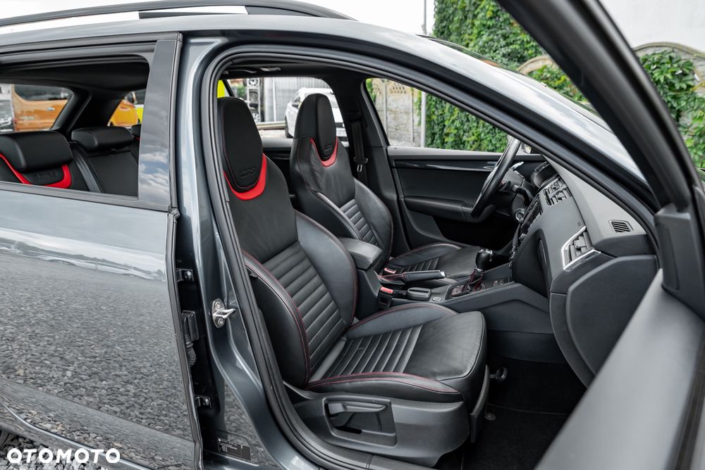 Skoda Octavia 2.0 TSI (Green tec) DSG RS - 32