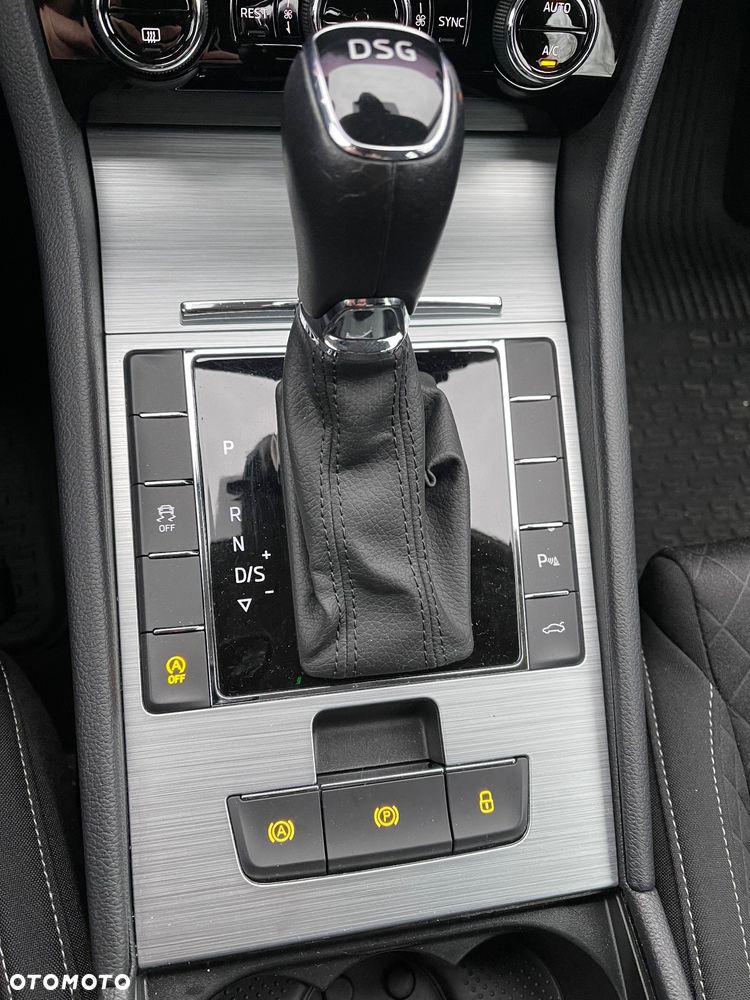 Skoda Superb 2.0 TDI SCR Ambition DSG - 14