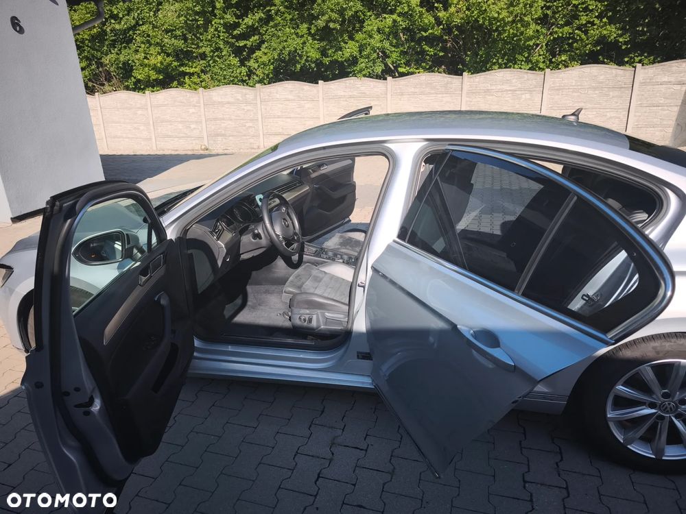 Volkswagen Passat - 17