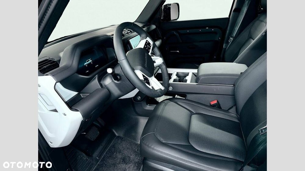 Land Rover Defender - 8