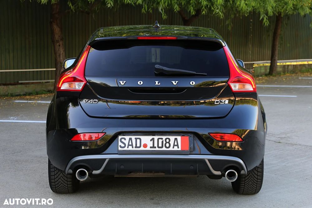 Volvo V40 D3 Aut. R-Design - 16