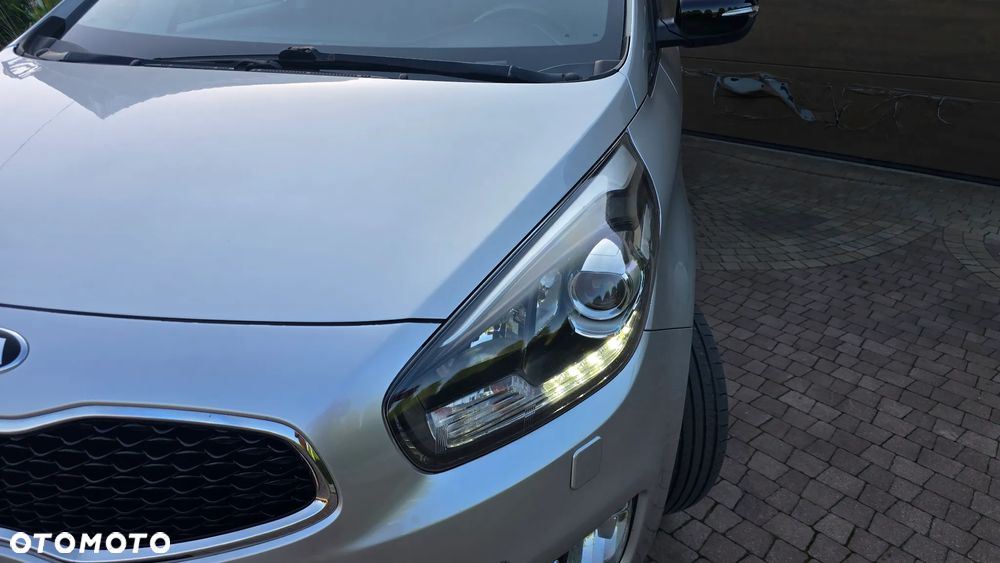 Kia Carens - 14