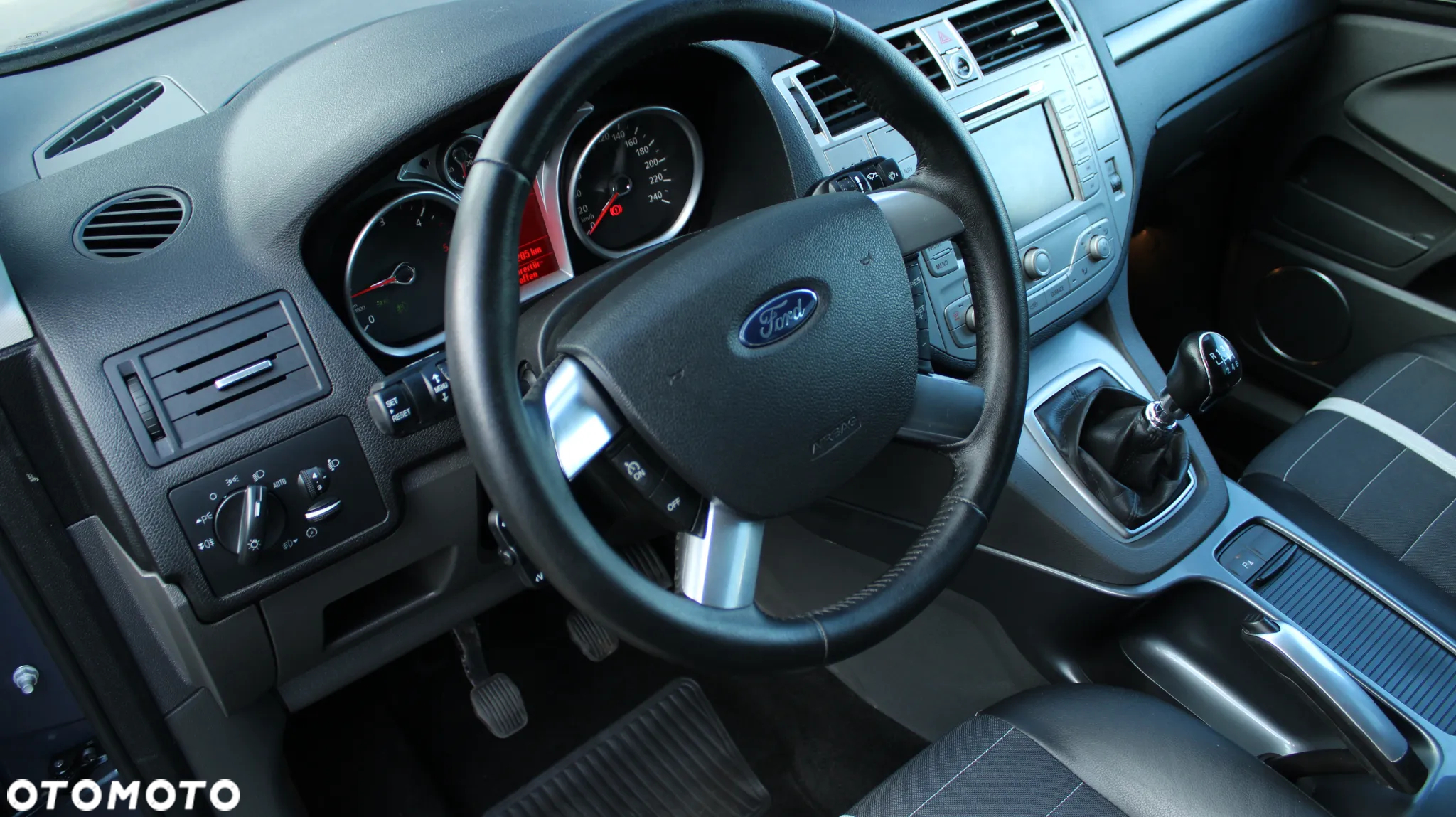 Ford Kuga 2.0 TDCi Titanium S - 29