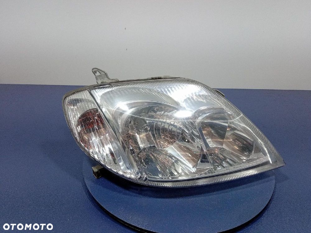 TOYOTA COROLLA E12 KOMBI REFLEKTOR PRAWY LAMPA PRZÓD EU 20A265B - 1