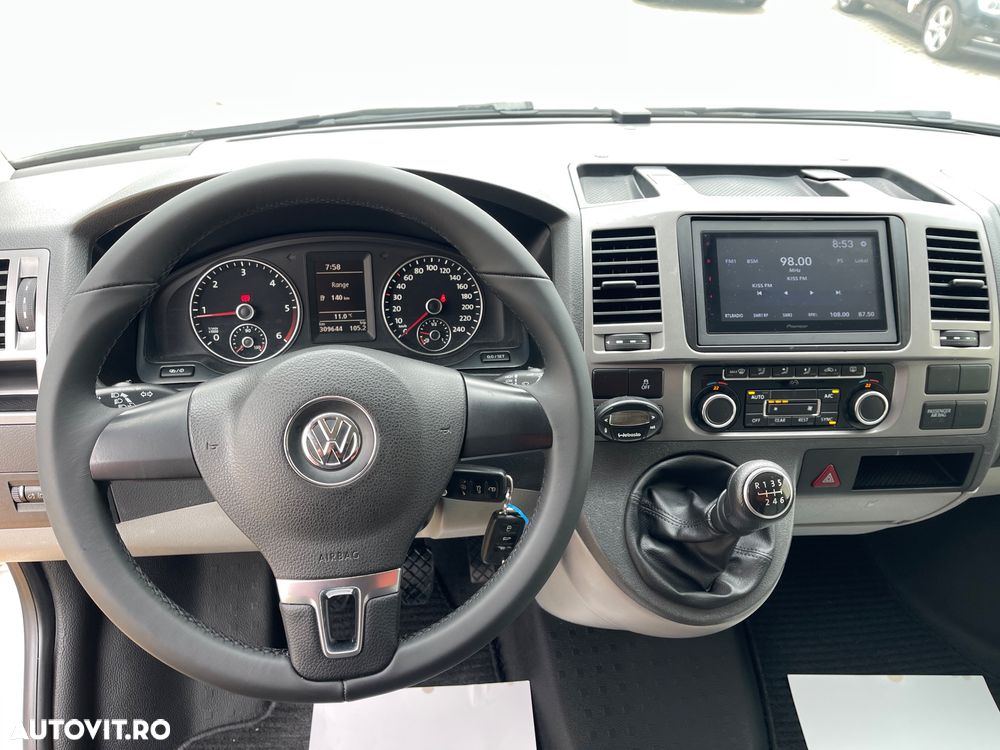 Volkswagen Caravelle - 37