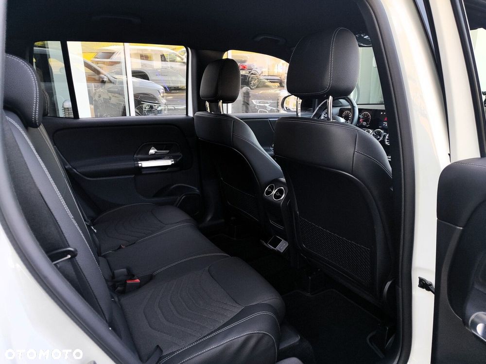 Mercedes-Benz GLB - 15