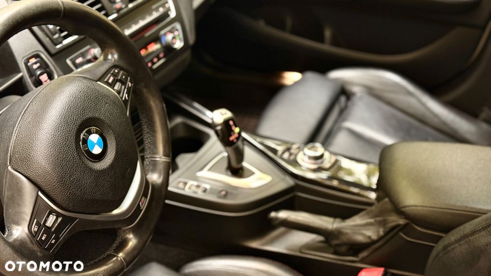 BMW Seria 1 120d Sport Line - 11