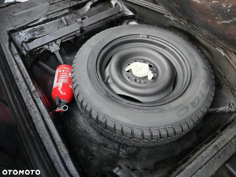 Mercedes-Benz W123 - 37