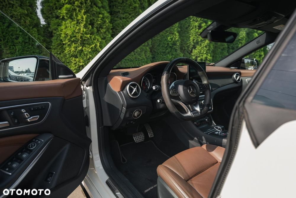 Mercedes-Benz CLA AMG 45 4-Matic - 9
